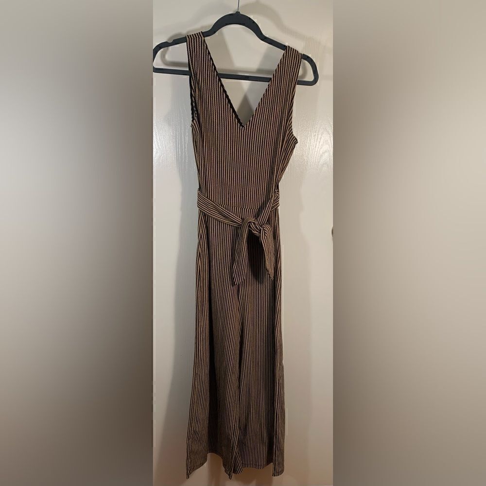 MNG EUC black/tan striped v-neck cross back wrap style jumpsuit Size medium
